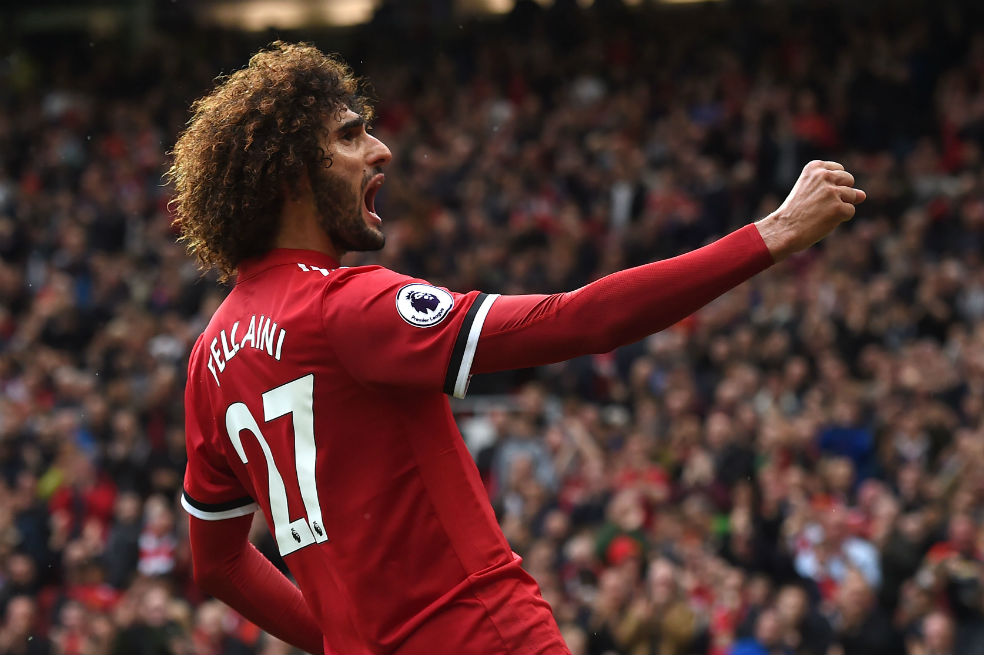 Fellaini brilla con el Manchester United y lo pone en el liderato de la Premier League