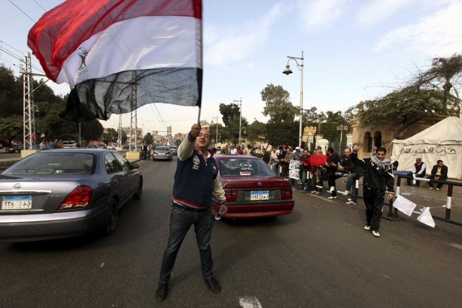 Continúan manifestaciones frente al palacio presidencial de Egipto