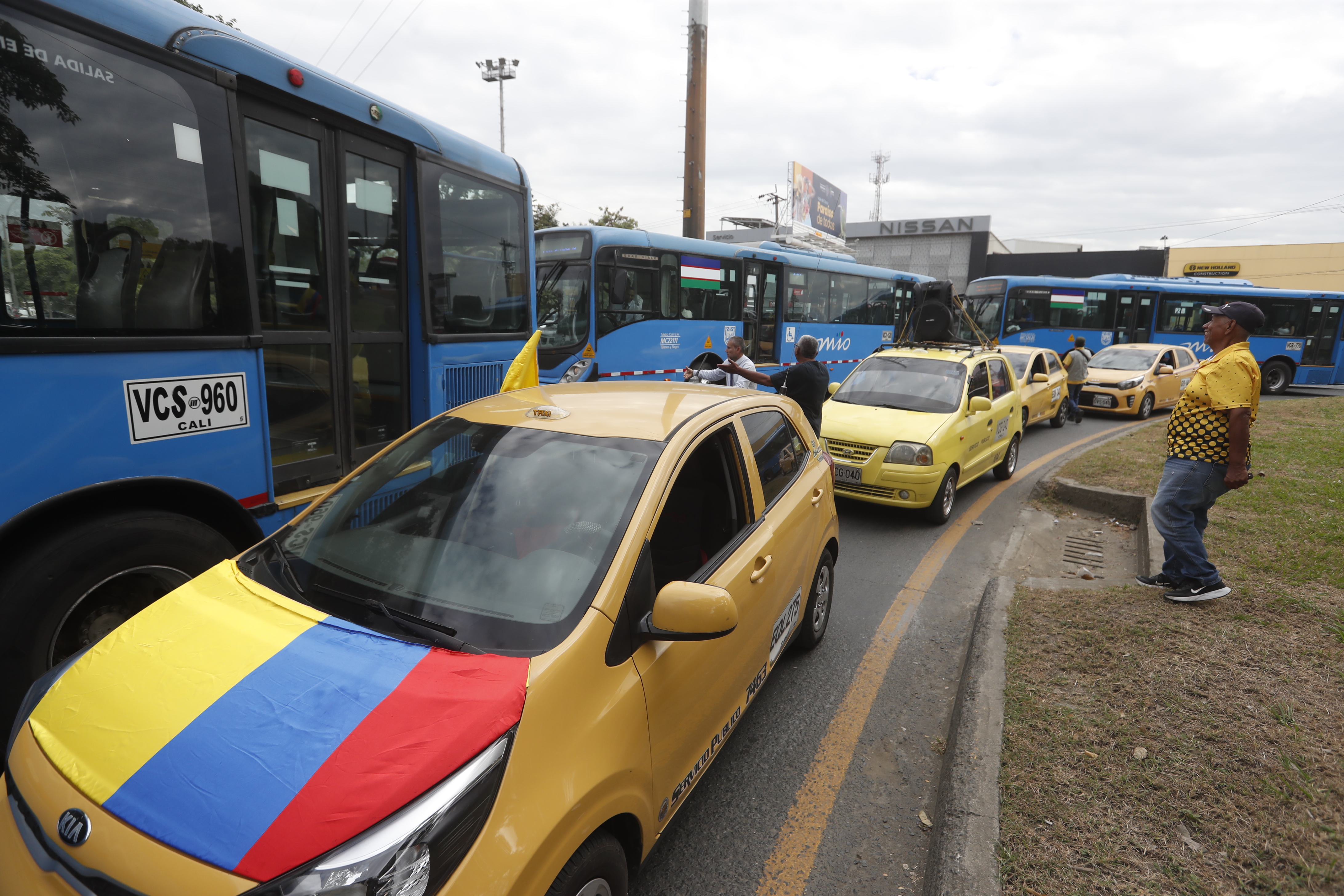 Taxistas podrán viajar a cinco municipios del Valle sin pago de planilla ocasional