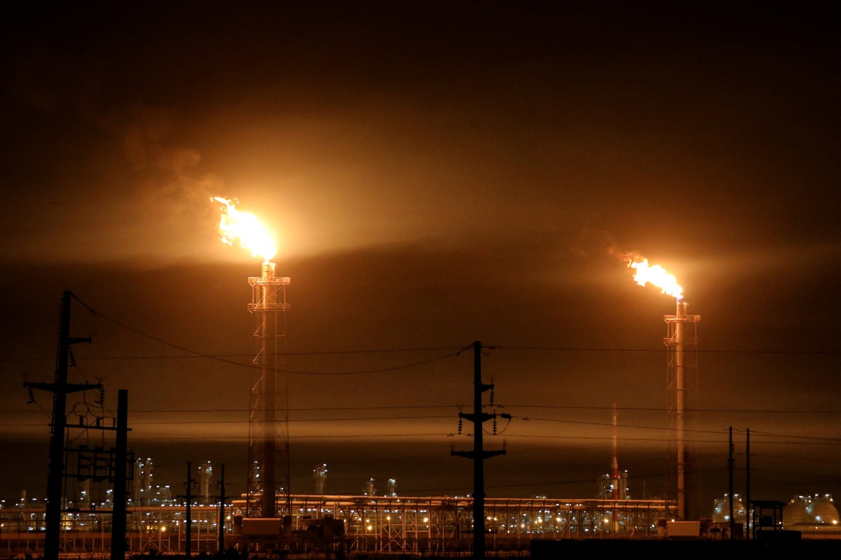 El petróleo se dispara y el gas europeo alcanza su nivel más alto desde 2023