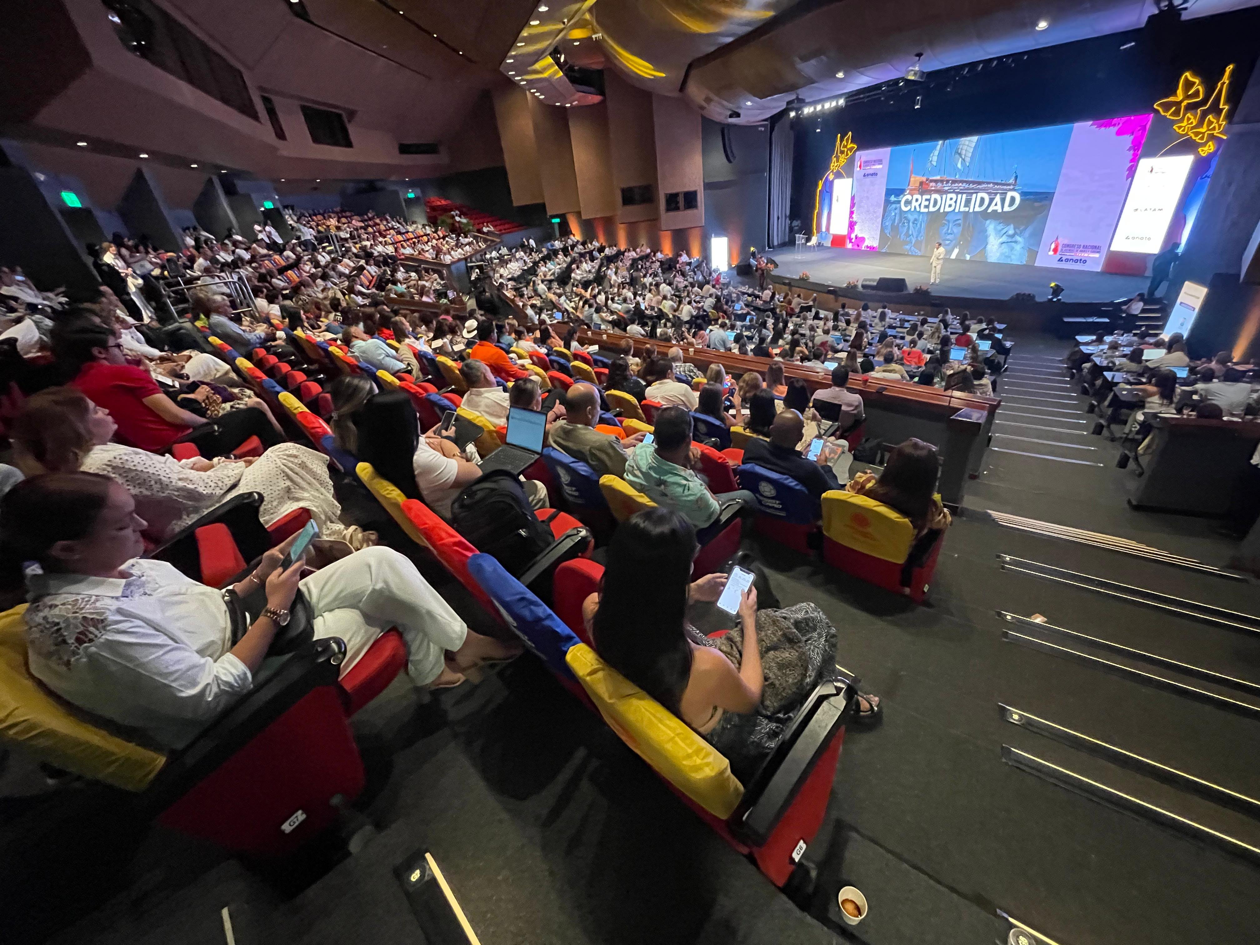 l Congreso Nacional de Agencias de Viajes y Turismo, el evento académico más importante del sector turístico, que reúne a agentes de viajes y turismo, mayoristas y operadores, aerolíneas, hoteles, restaurantes, organismos oficiales