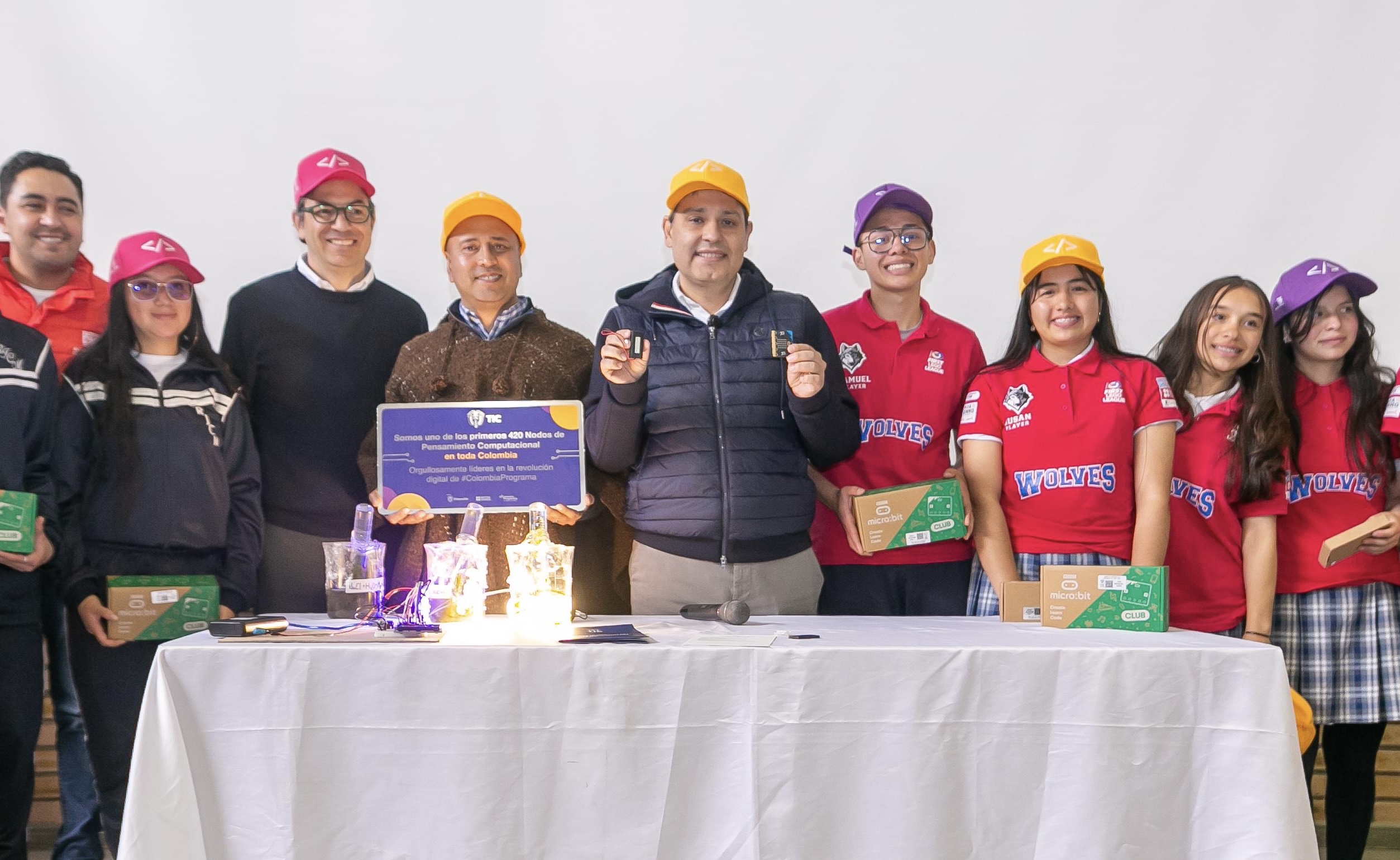 “Queremos que los niños en Colombia produzcan tecnología”: ministro TIC