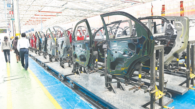 Economía colombiana pasa por un ajuste ordenado: FMI