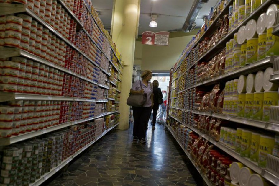 Escasez no da tregua en Venezuela y fuerza al Gobierno a tomar medidas