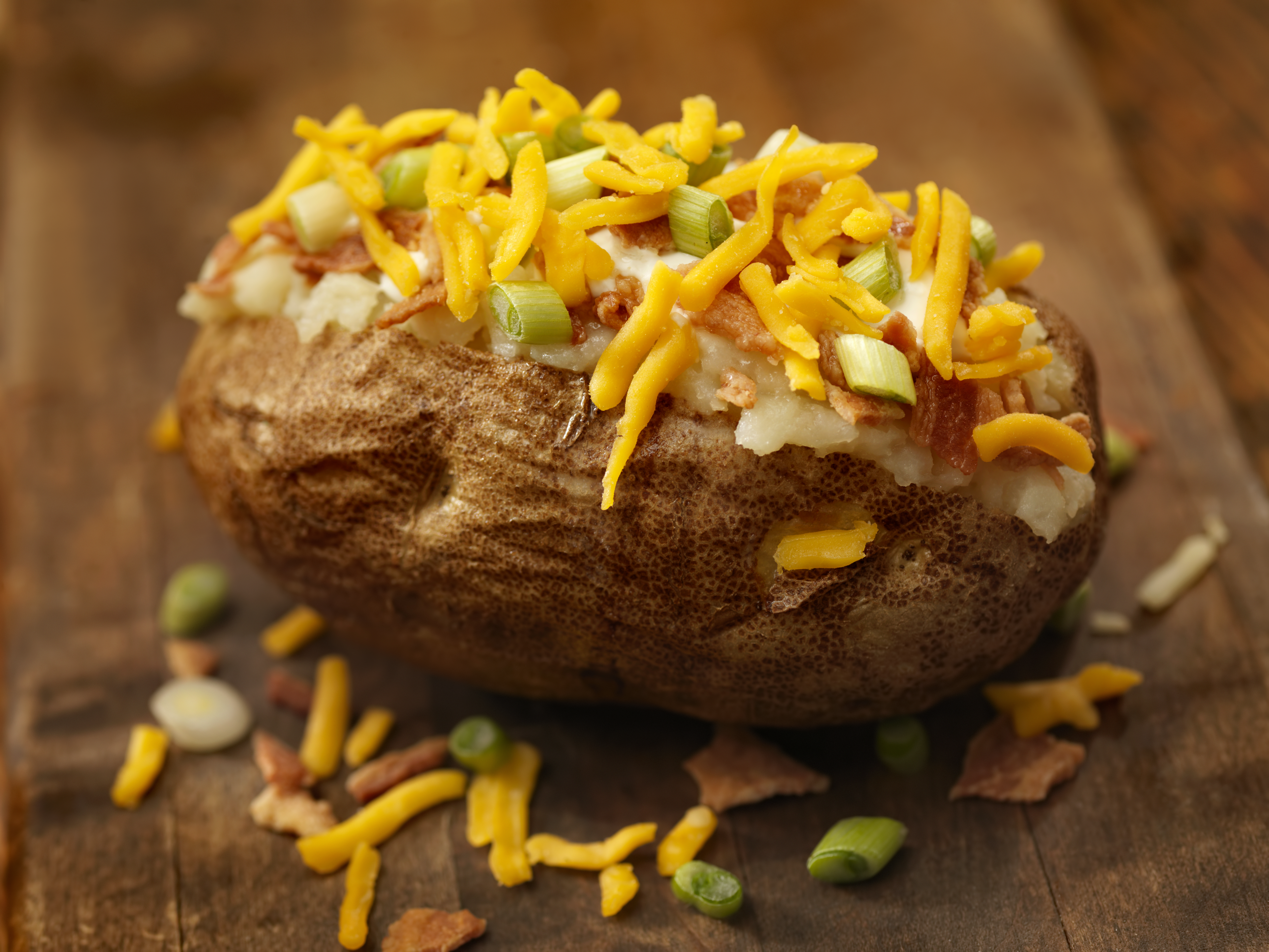 Papas rellenas al horno, la receta ideal para el almuerzo del martes