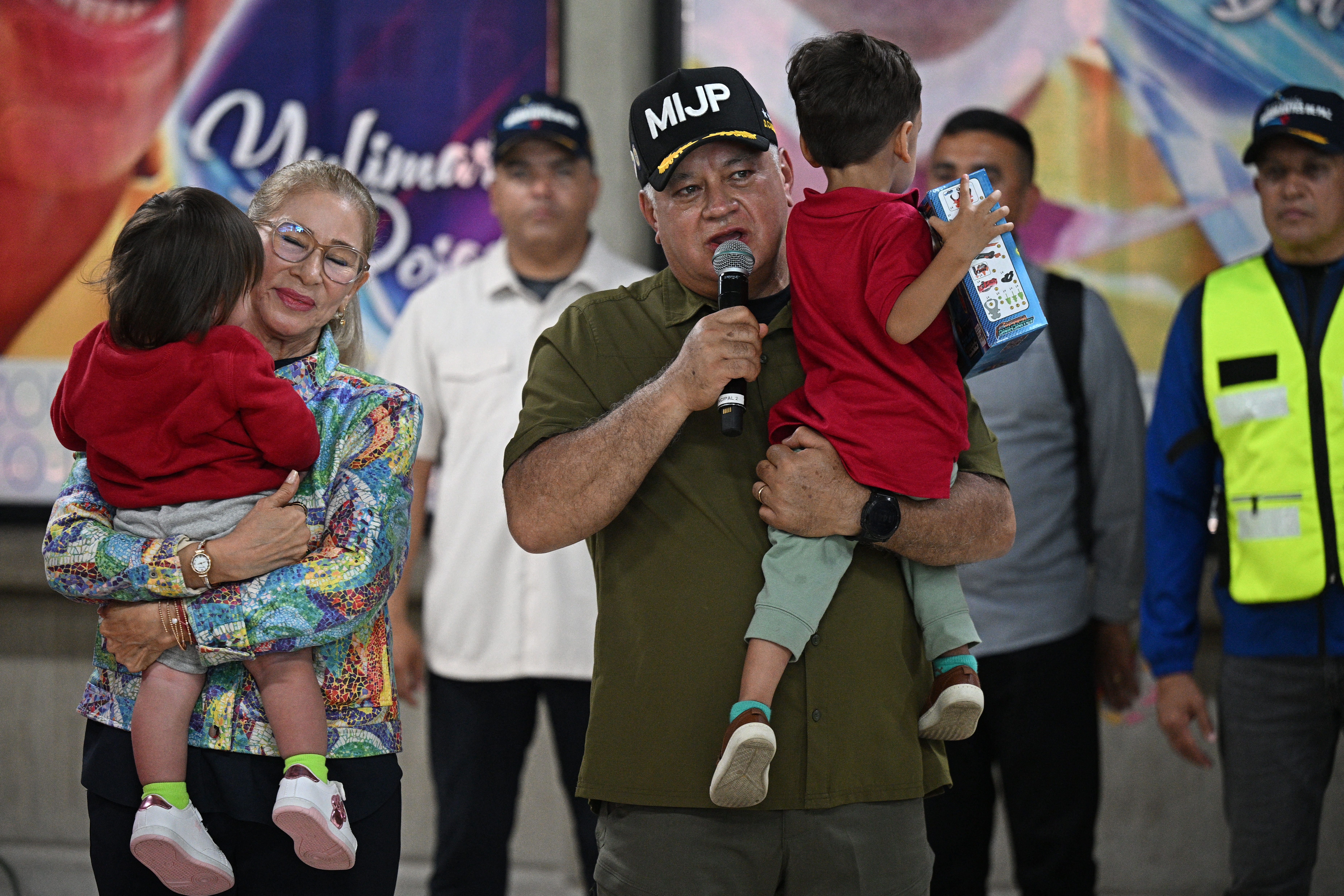 Venezuela anuncia que deportaron a siete de los niños “secuestrados” por EE. UU.