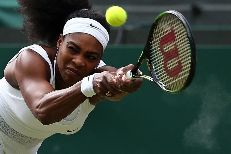 Serena Williams enfrentará a María Sharapova en semifinales de Wimbledon. Foto: AFP