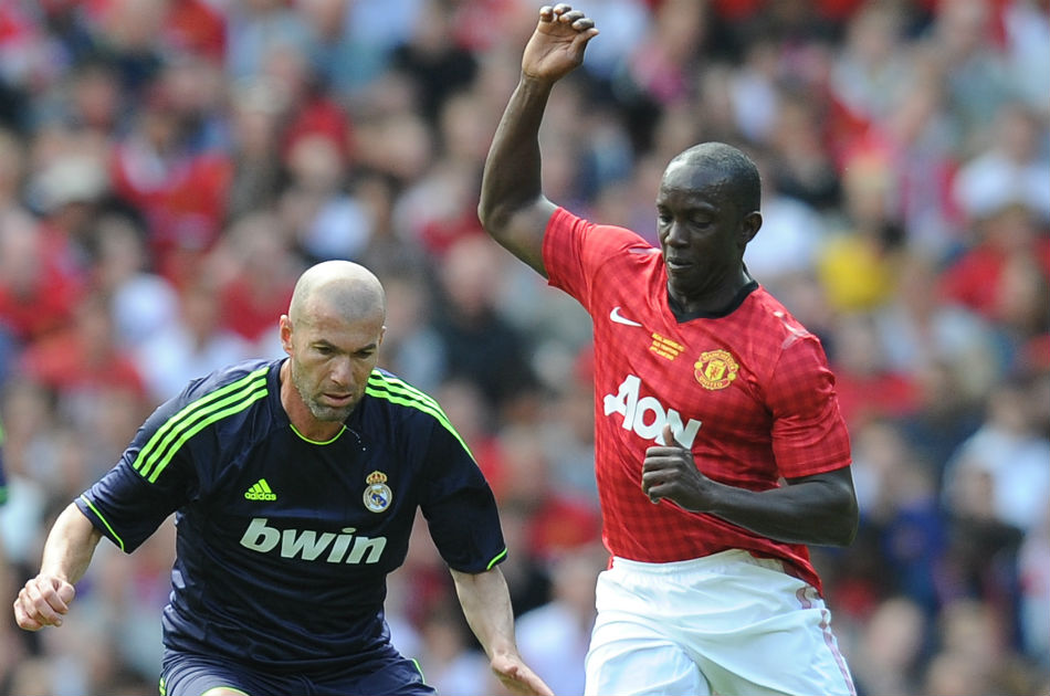 Veteranos del Real Madrid le ganan al Manchester United en amistoso