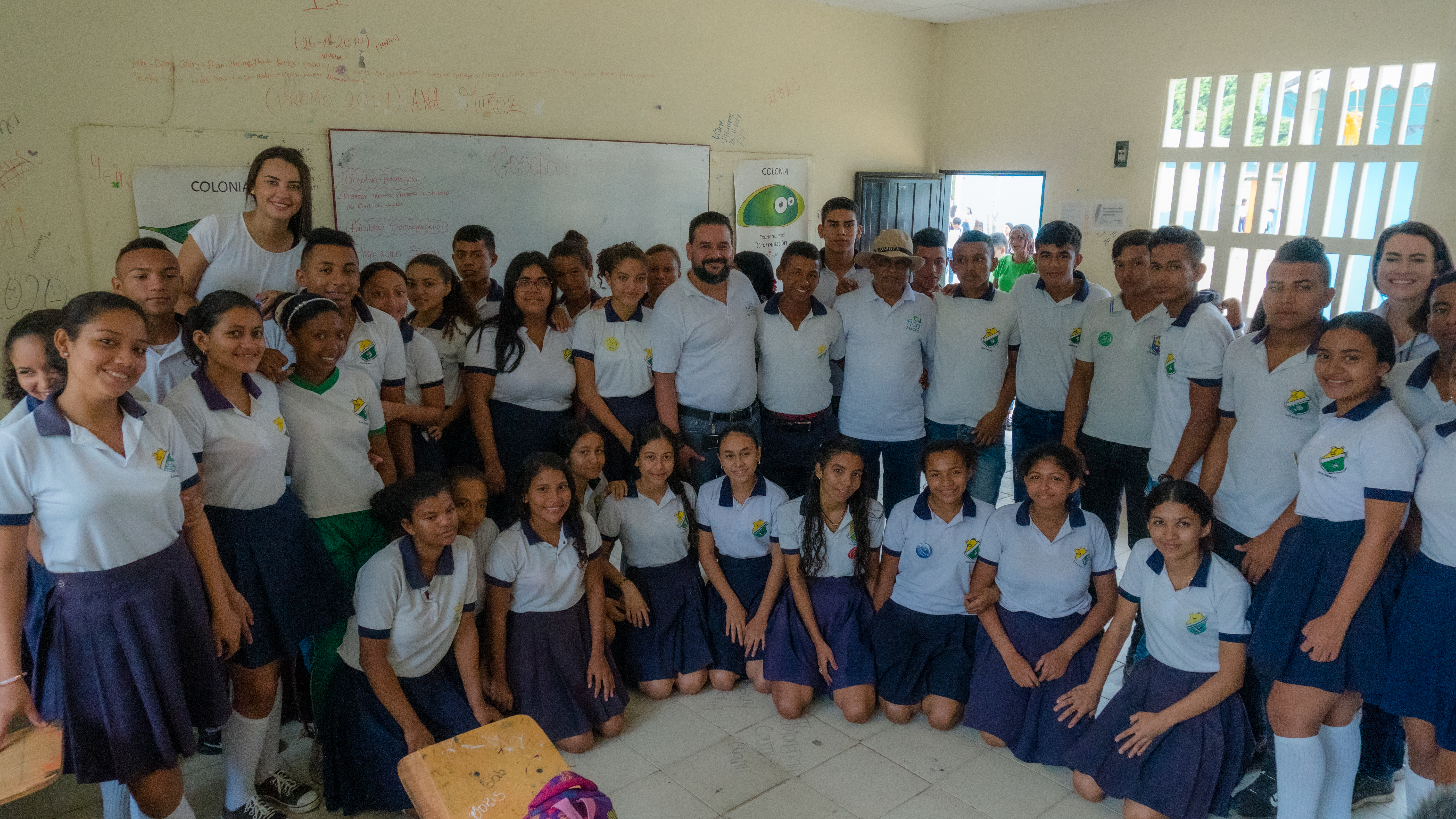 Desde la escuela, los estudiantes han diseñado intervenciones ambientales para abordar el problema de la contaminación.