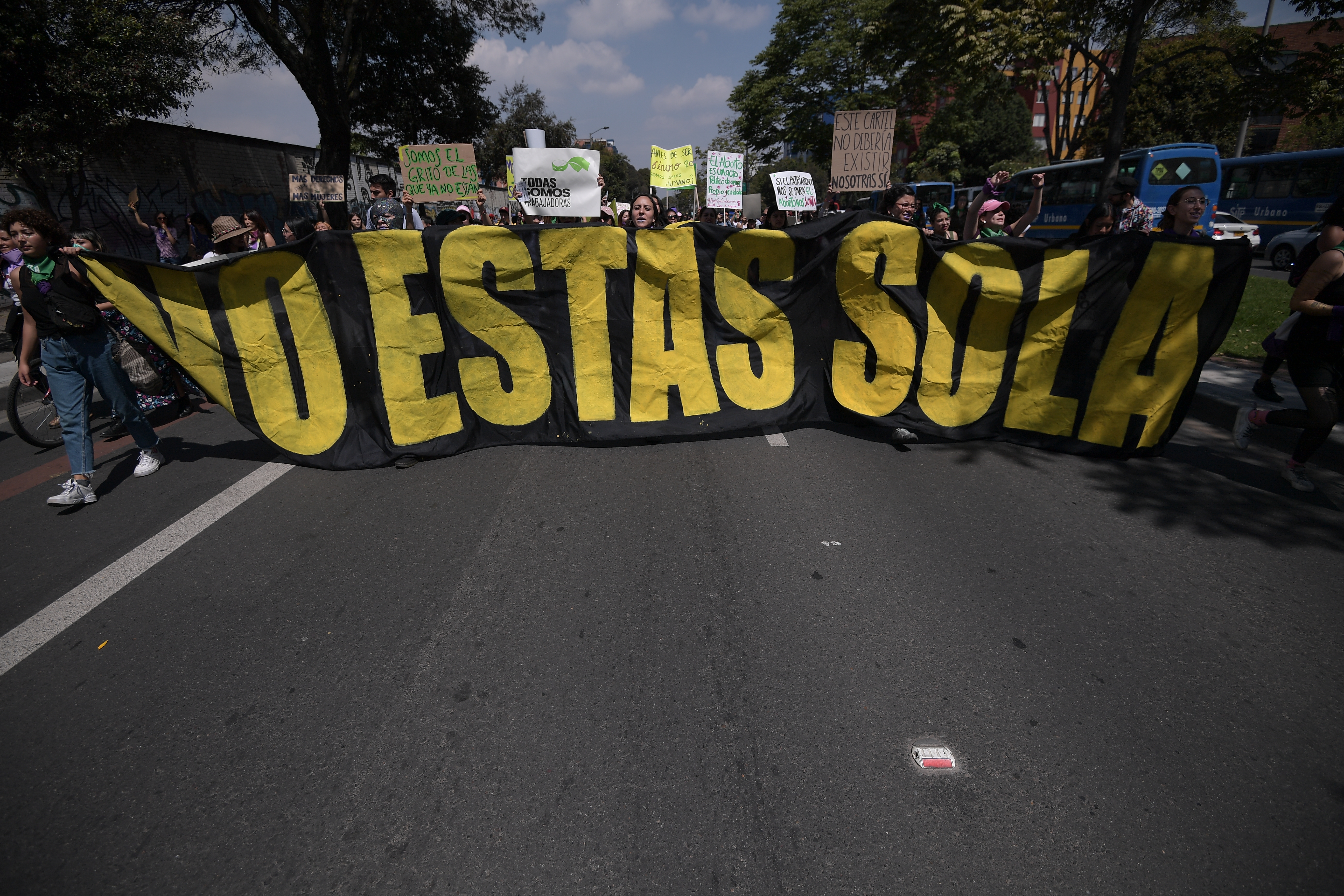 Piden investigar como intento de feminicidio agresión contra dueña de restaurante en Usaquén