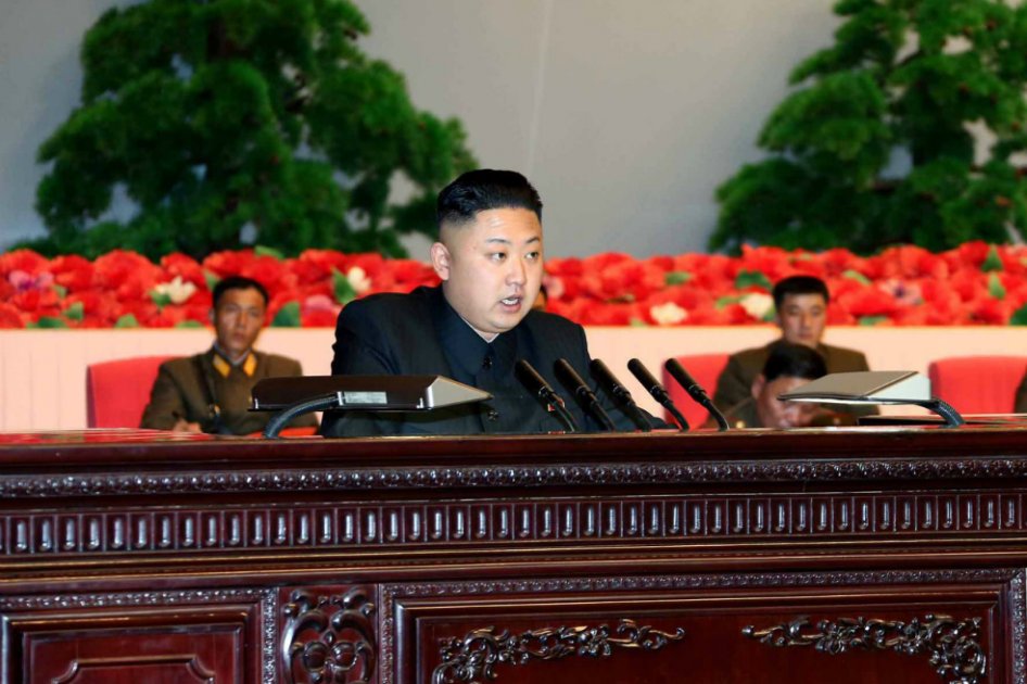 Kim Jong-un reafirma su apuesta por las armas nucleares en plena tensión