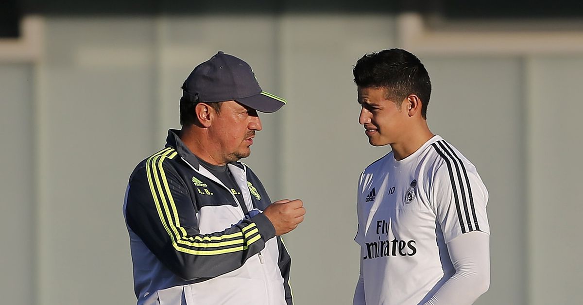 El español Rafa Benítez fue director técnico de James Rodríguez en su paso por el Real Madrid en la temporada 2015-2016.