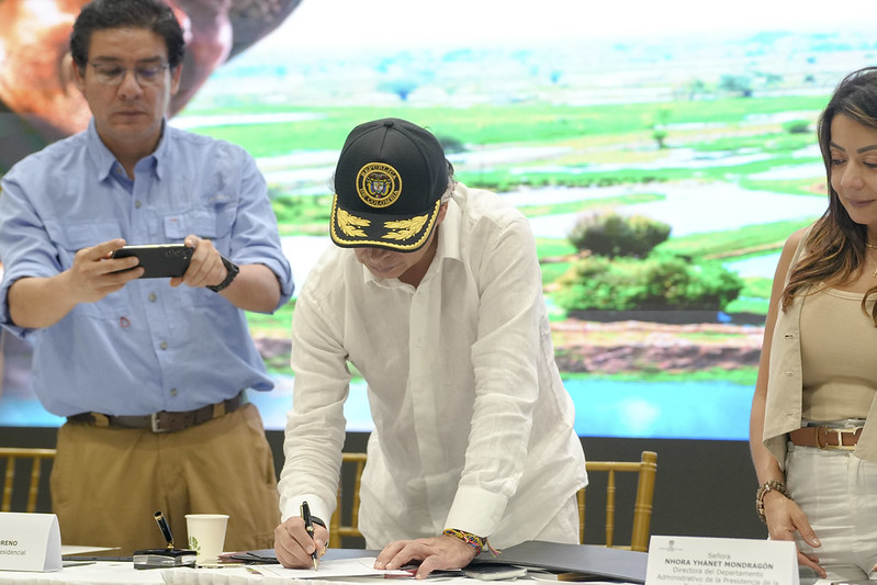 Firma de la Ley de Jurisdicción Agraria por parte del presidente Gustavo Petro.