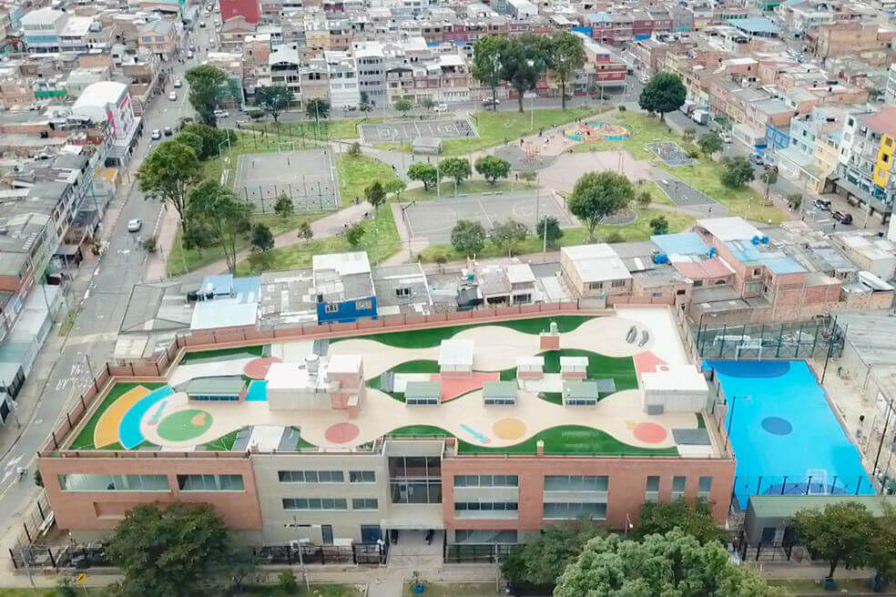 Peñalosa promete entregar reconstruidos ocho colegios antes de acabar su mandato