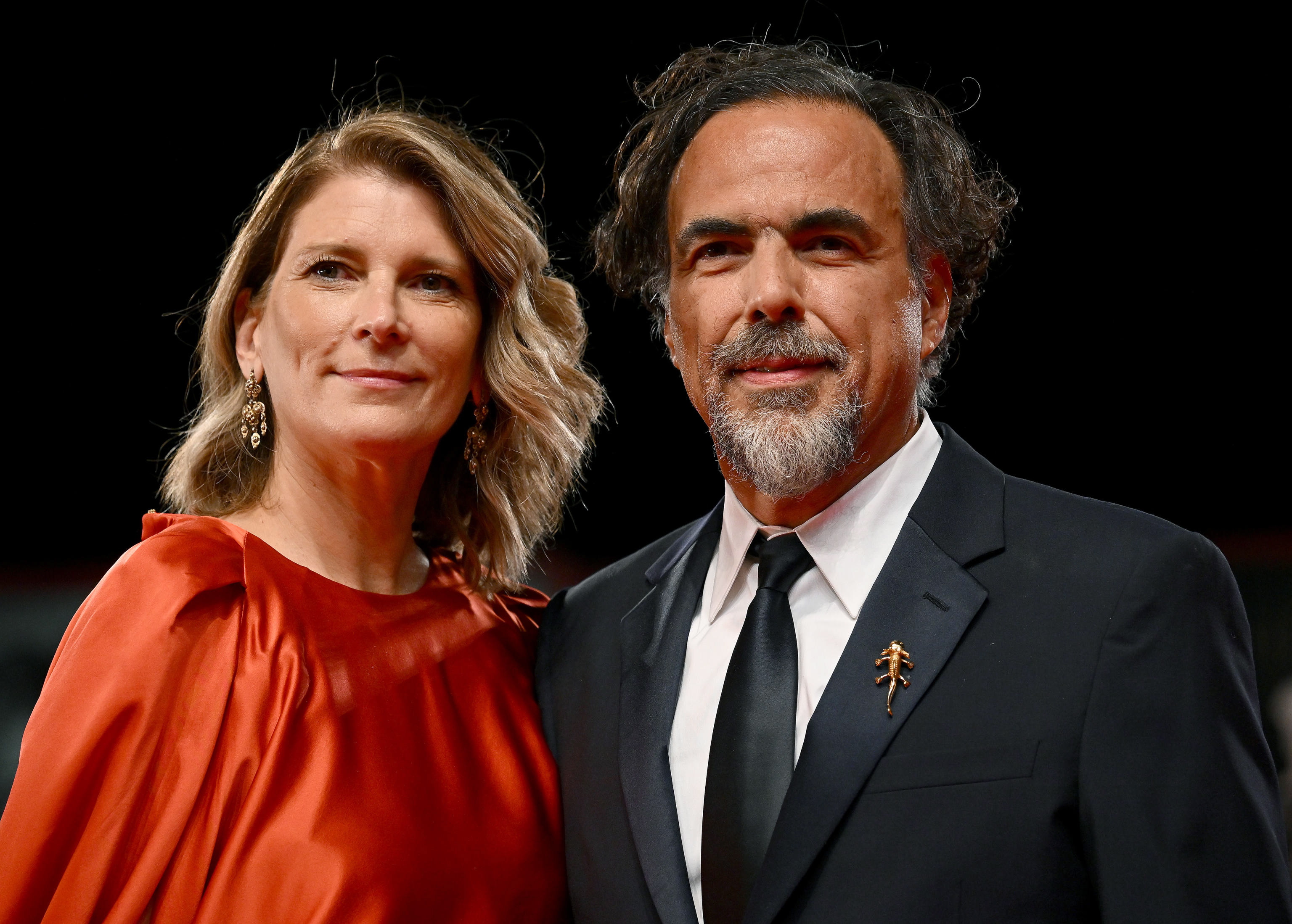 Venice (Italy), 01/09/2022.- Mexican director Alejandro Gonzalez Inarritu (R) and his wife, Maria Eladia Hagerman (L), arrive for the premiere of 'Bardo, Falsa Cronica de Unas Cuantas Verdades' (Bardo or False Chronicle of a Handful of Truths) during the 79th Venice Film Festival in Venice, Italy, 01 September 2022. The movie is presented in official competition 'Venezia 79' at the festival running from 31 August to 10 September 2022. (Cine, Italia, Niza, Venecia) EFE/EPA/ETTORE FERRARI