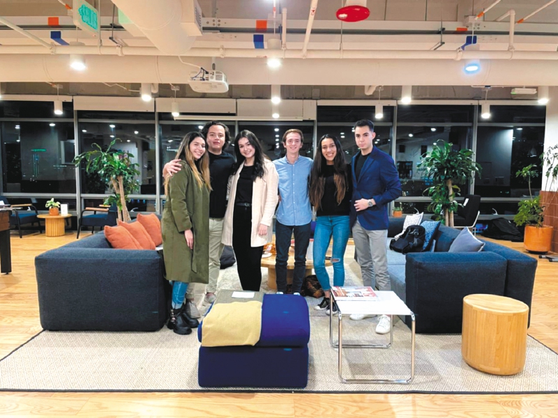 Valentina Corredor, Juan Pablo Carvajal, Valentina Lerma, Juan Pablo Ángel, Camila Pinzón y Alejandro Gutiérrez, algunos de los del equipo de Glamper Colombia. / Cortesía