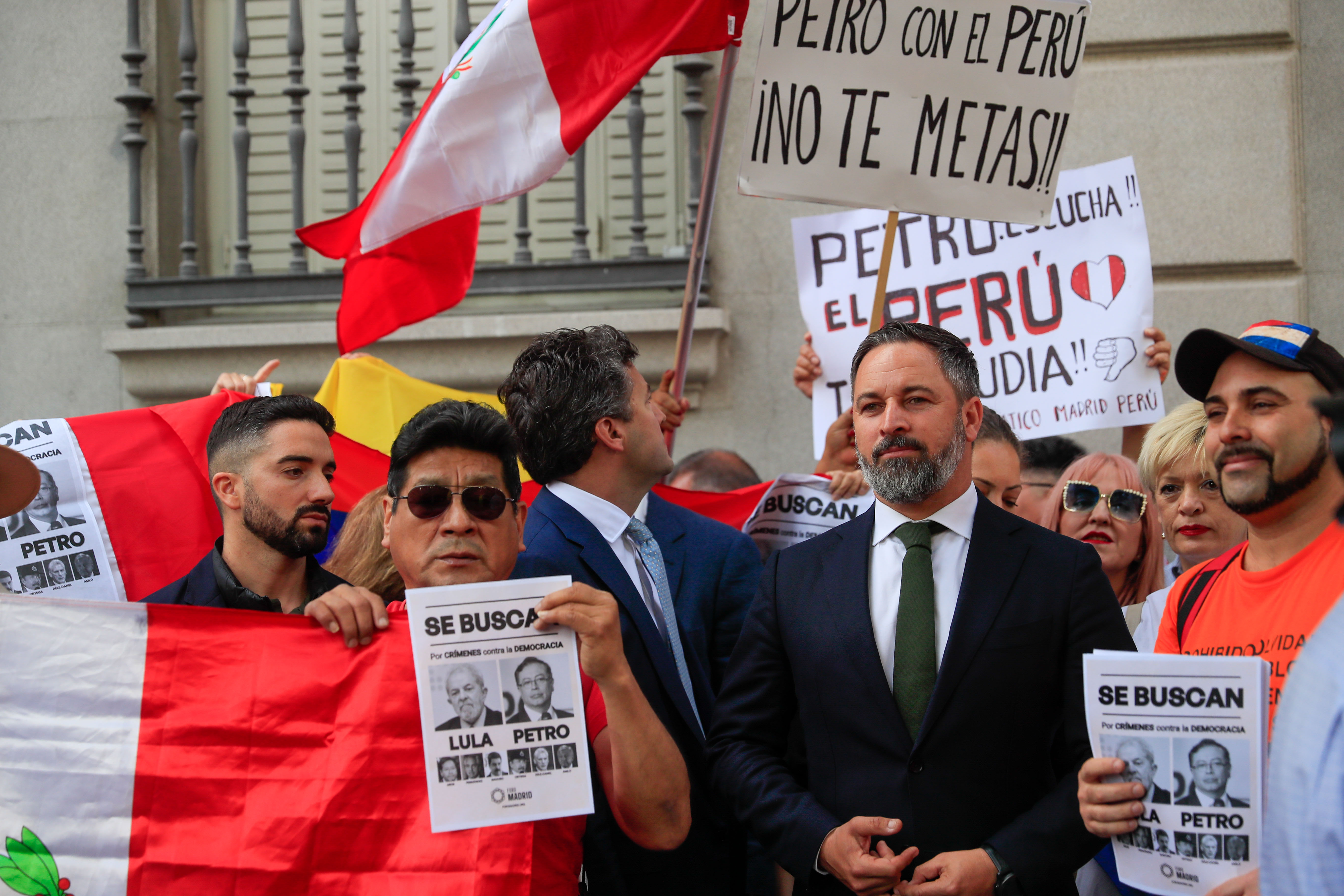 “Autócrata”: líder derechista español continúa el intercambio de reclamos con Petro