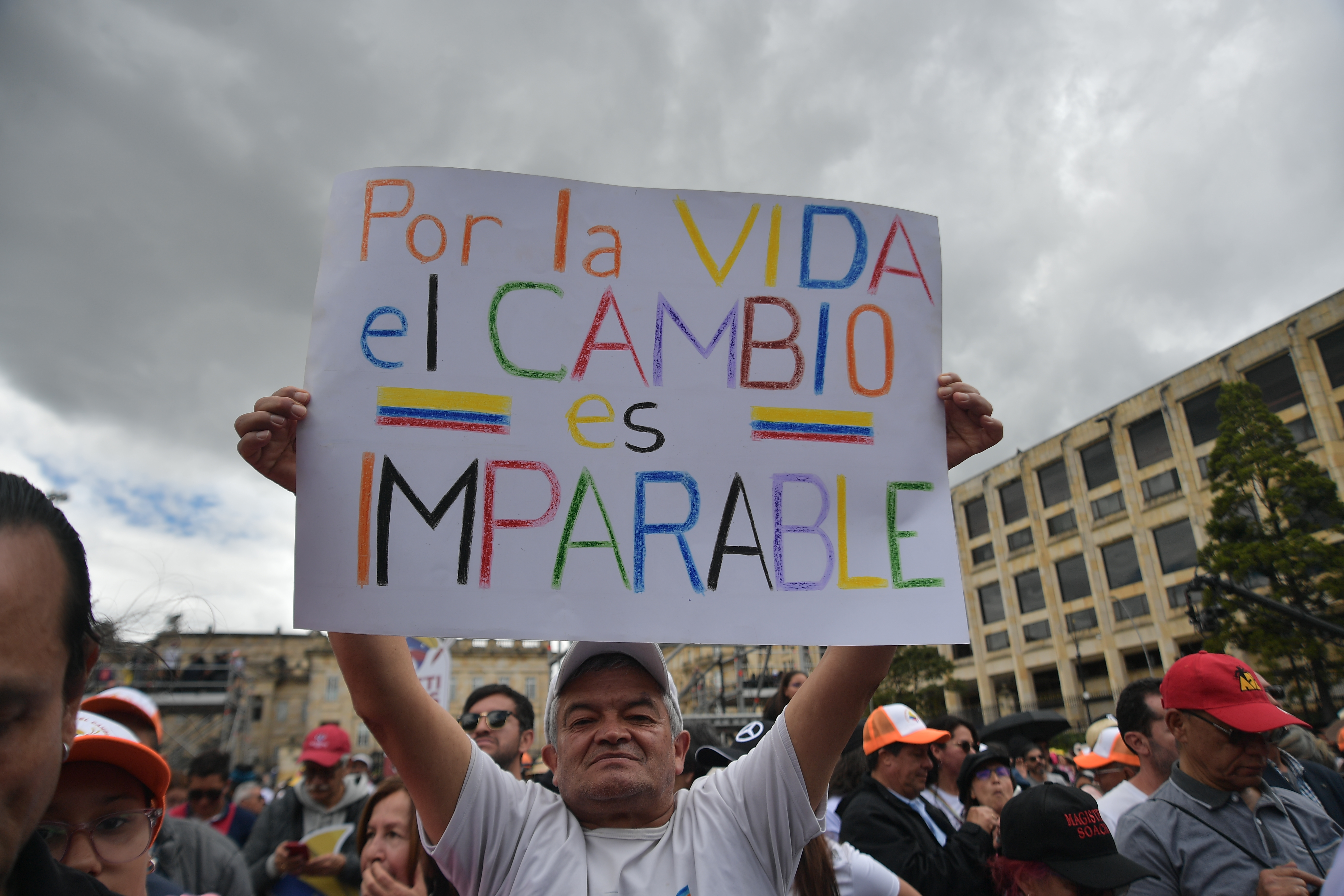 Presidente de Colombia con la primera dama Verónica Alcocer, balconazo 1º de Mayo 2023.
