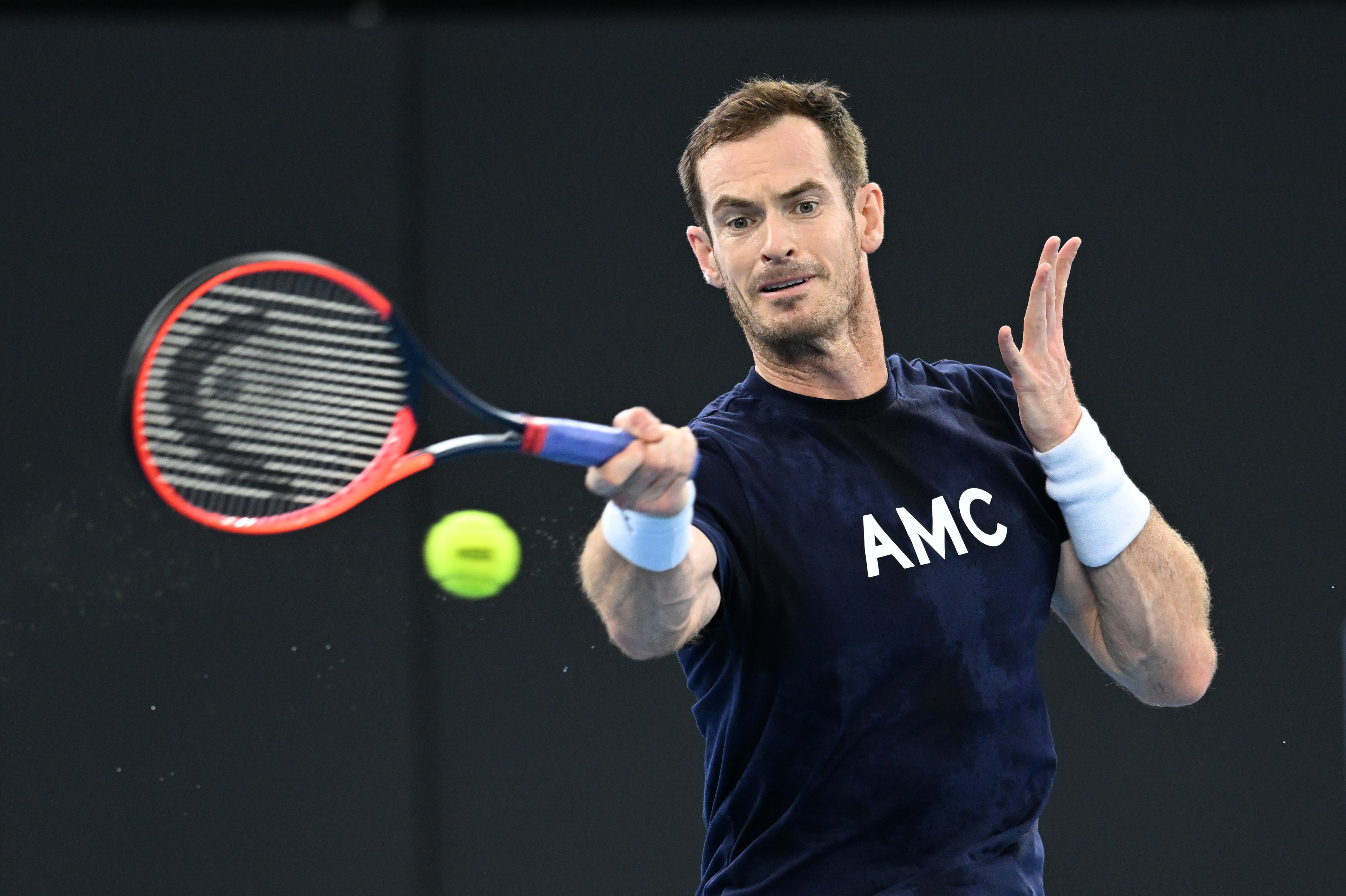Brisbane (Australia), 29/12/2023.- Andy Murray of Great Britain in action during a practice session ahead of the Brisbane International at the Queensland Tennis Centre in Brisbane, Australia, 30 December 2023. (Tenis, Gran Bretaña, Reino Unido) EFE/EPA/DARREN ENGLAND AUSTRALIA AND NEW ZEALAND OUT