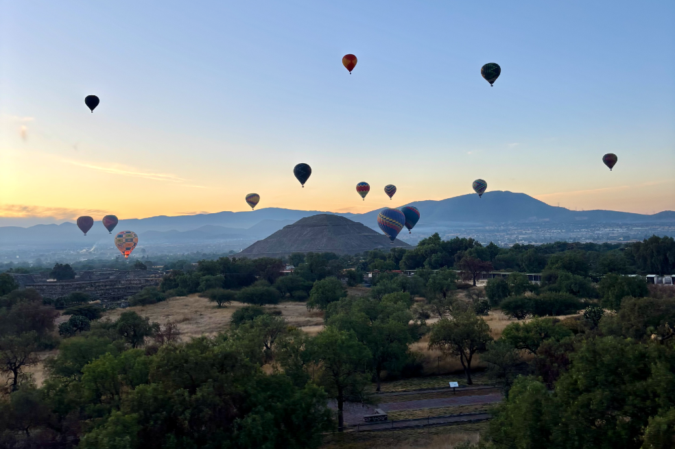 Turismo en México, Paseo en globo sobre Teotihuacán