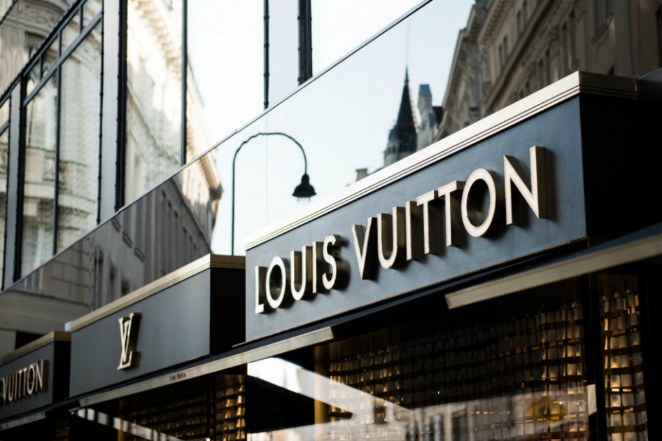Vuitton busca cerrar locales en China ante la desaceleración del lujo