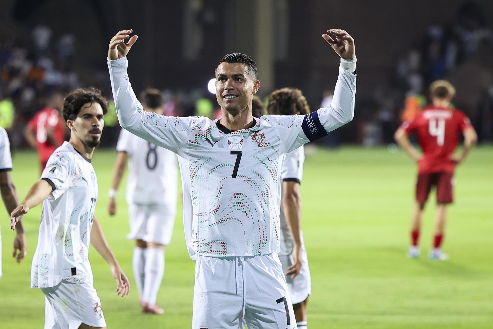 Cristiano Ronaldo marca doblete y  se propone llegar a los 1000 goles