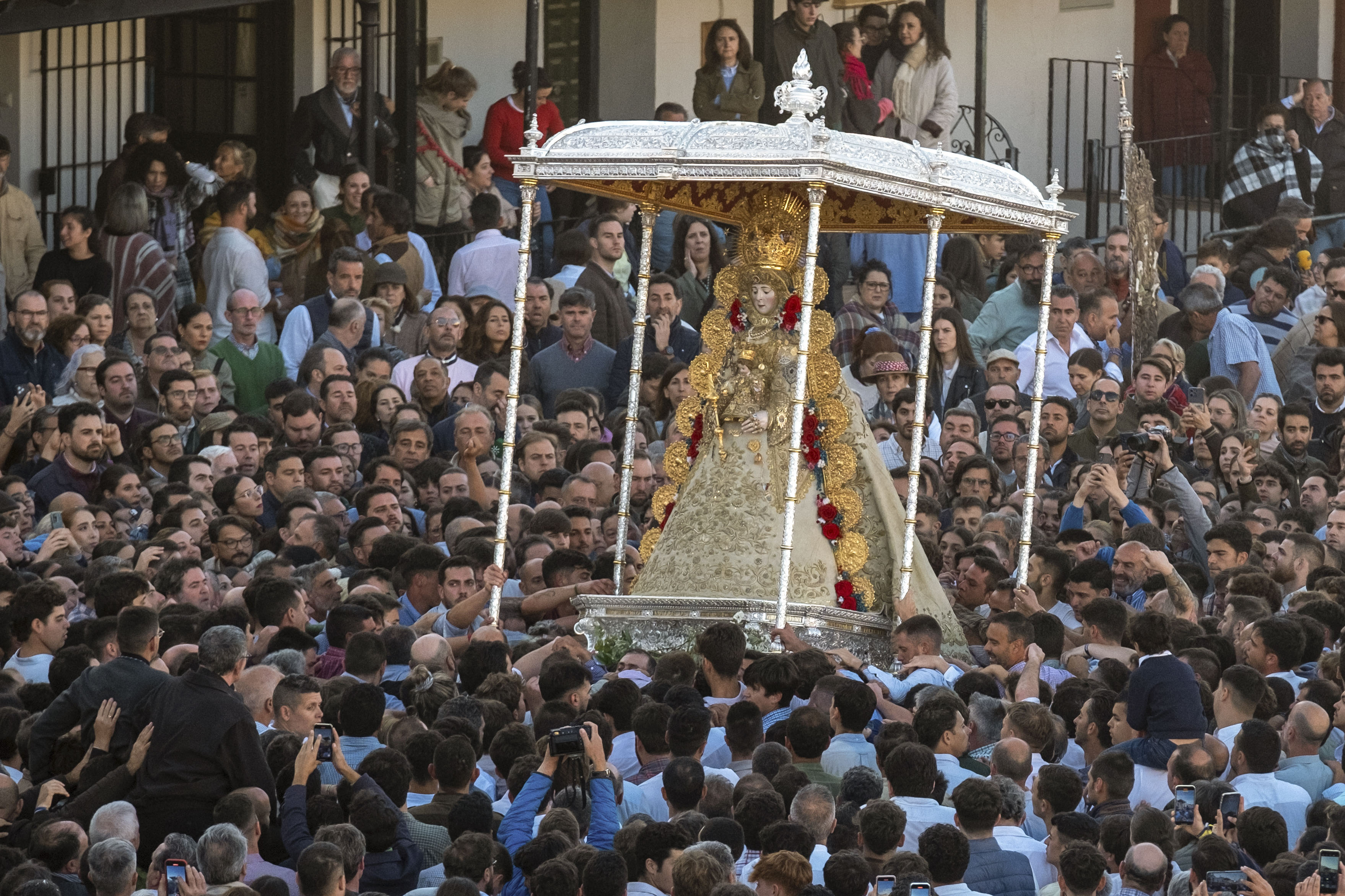 El Rocío: la aldea que encontró su historia en una Virgen
