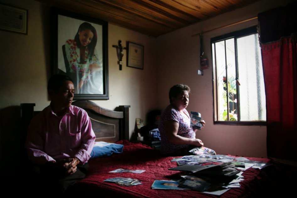 Carlos Núñez y Oliva Vargas, padres de Flor Alba Núñez.  / Colprensa