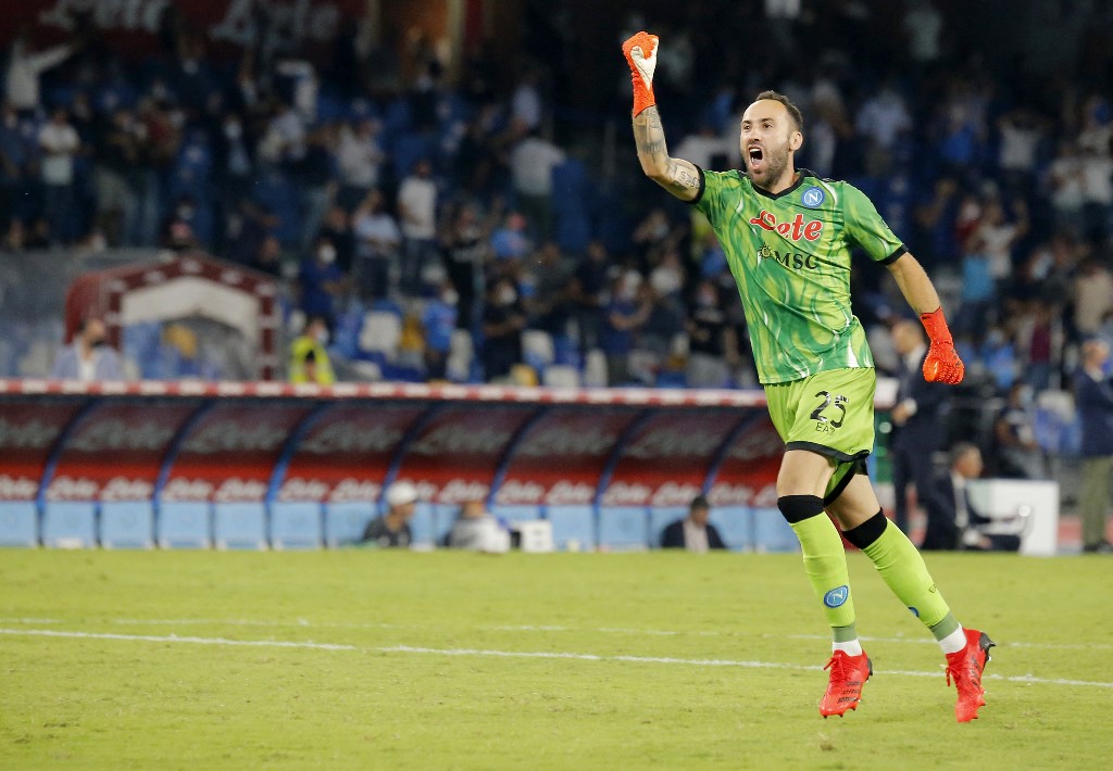 Otra noche sólida de Ospina con el Napoli en la goleada al Udinese