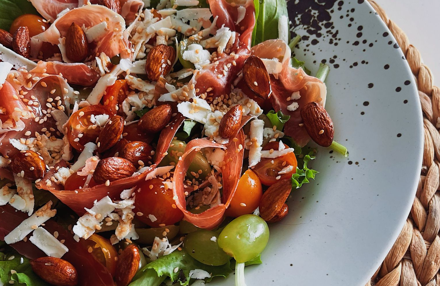 ¿Sin ensalada para el almuerzo? Esta de jamón serrano será tu salvación