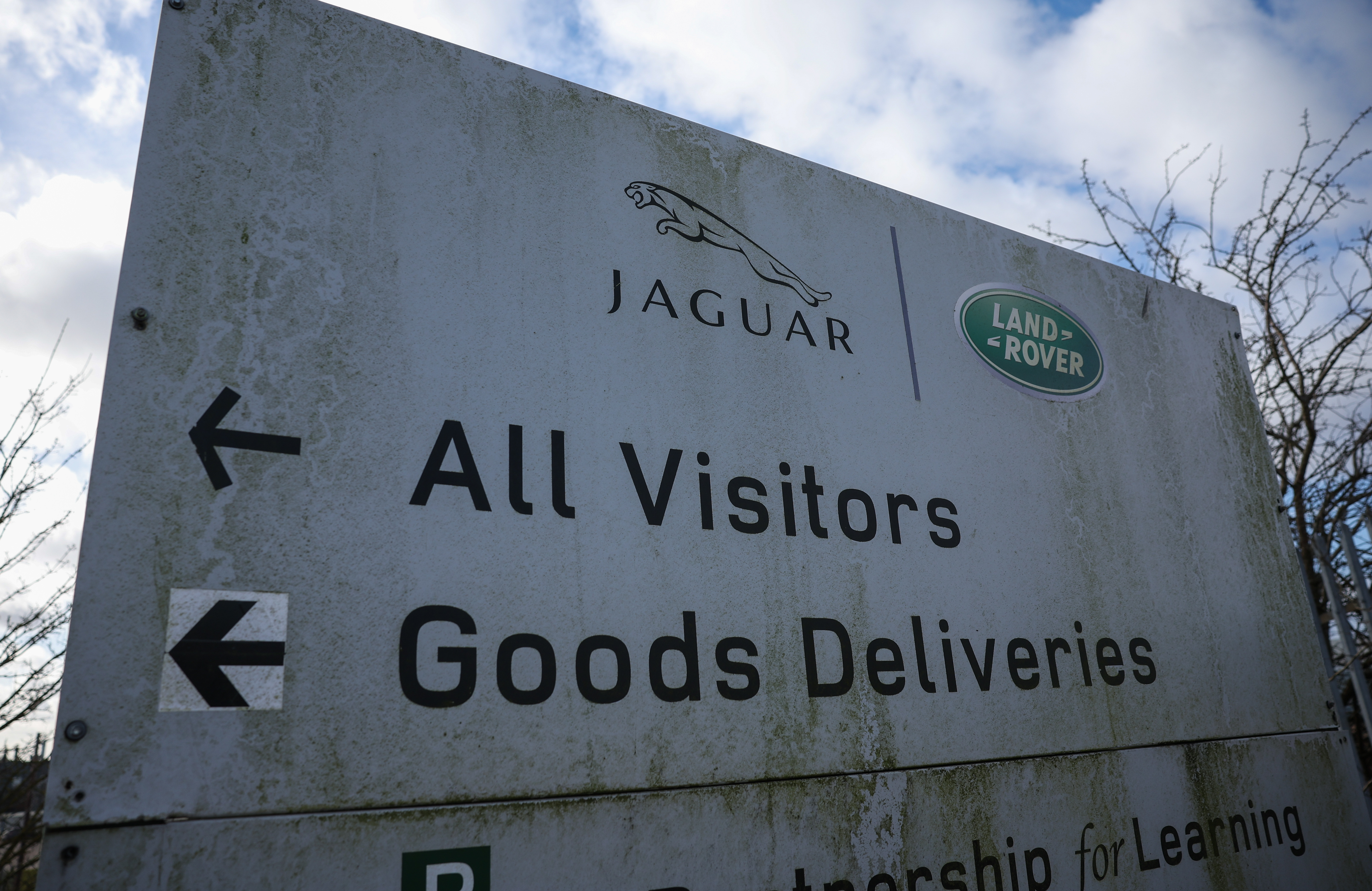 Jaguar Land Rover suspende sus envíos a EE. UU. en abril por los aranceles