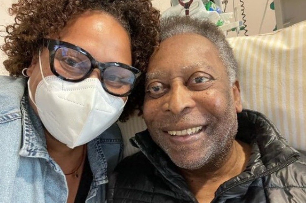 Pelé junto a Kelly Nascimento, su hija.