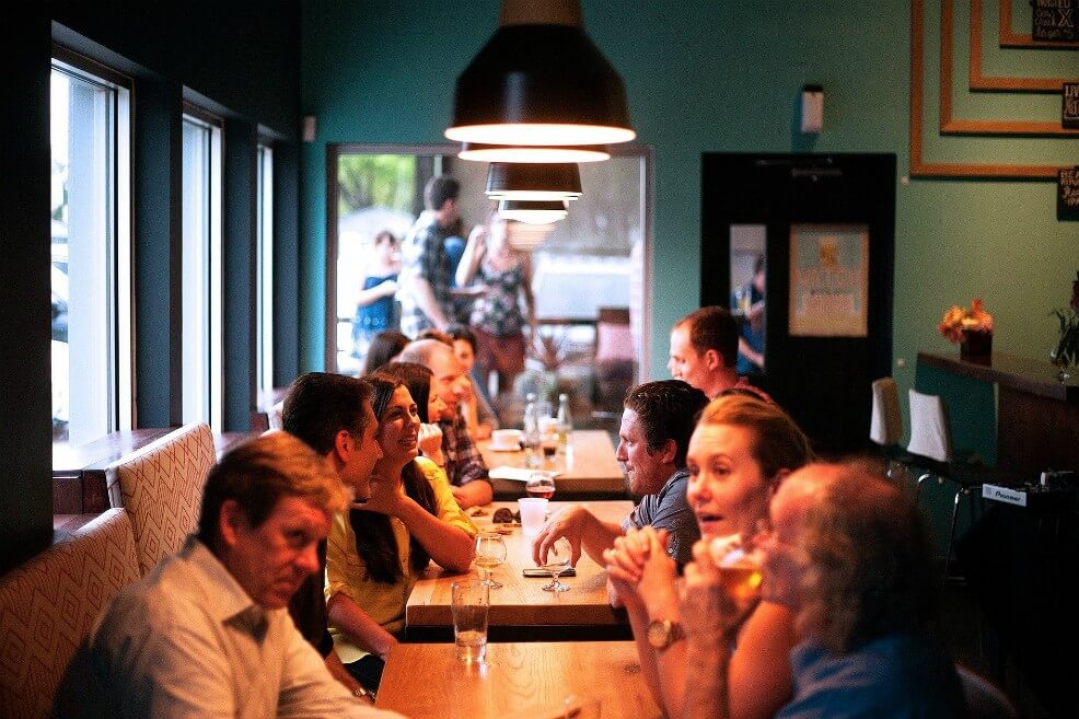 Los distintos horarios de las comidas del fin de semana se relacionan con la obesidad