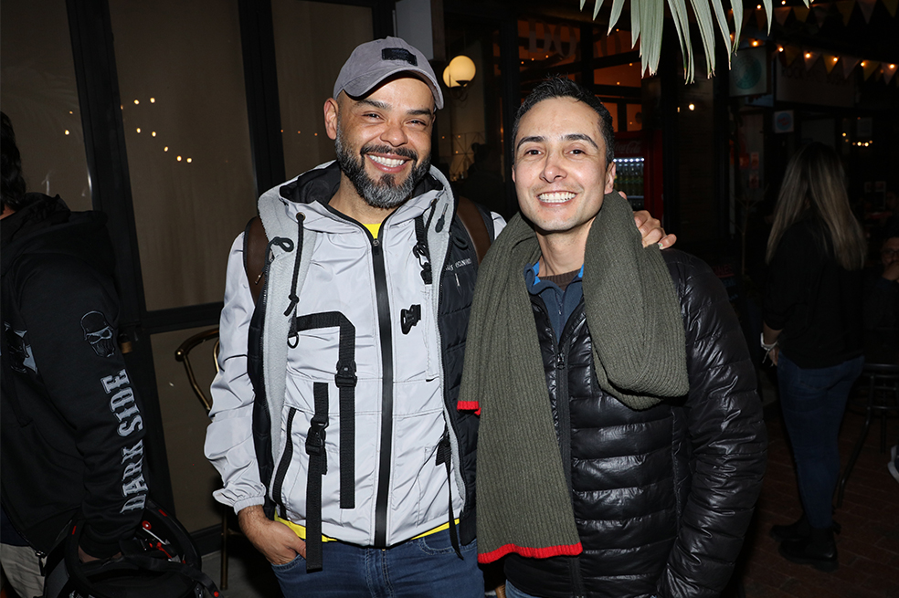 La gran apertura de @perrohachepe se vio llena de buena onda, música, amigos, familia y buena comida, @ramiromenesesc y @chefcantor inauguran un sitio de perros calientes de carne de langosta, en la calle 67 con carrera 6, ayer fue una noche inolvidable para Ramiro Meneses ganador de @masterchefcelebrityco en la inauguración de su negocio de comidas rápidas, estuvo rodeado de sus seguidores y un shows del Parche de Harley Davidson donde demostraron lo imponente e increíbles que son éstas máquinas.