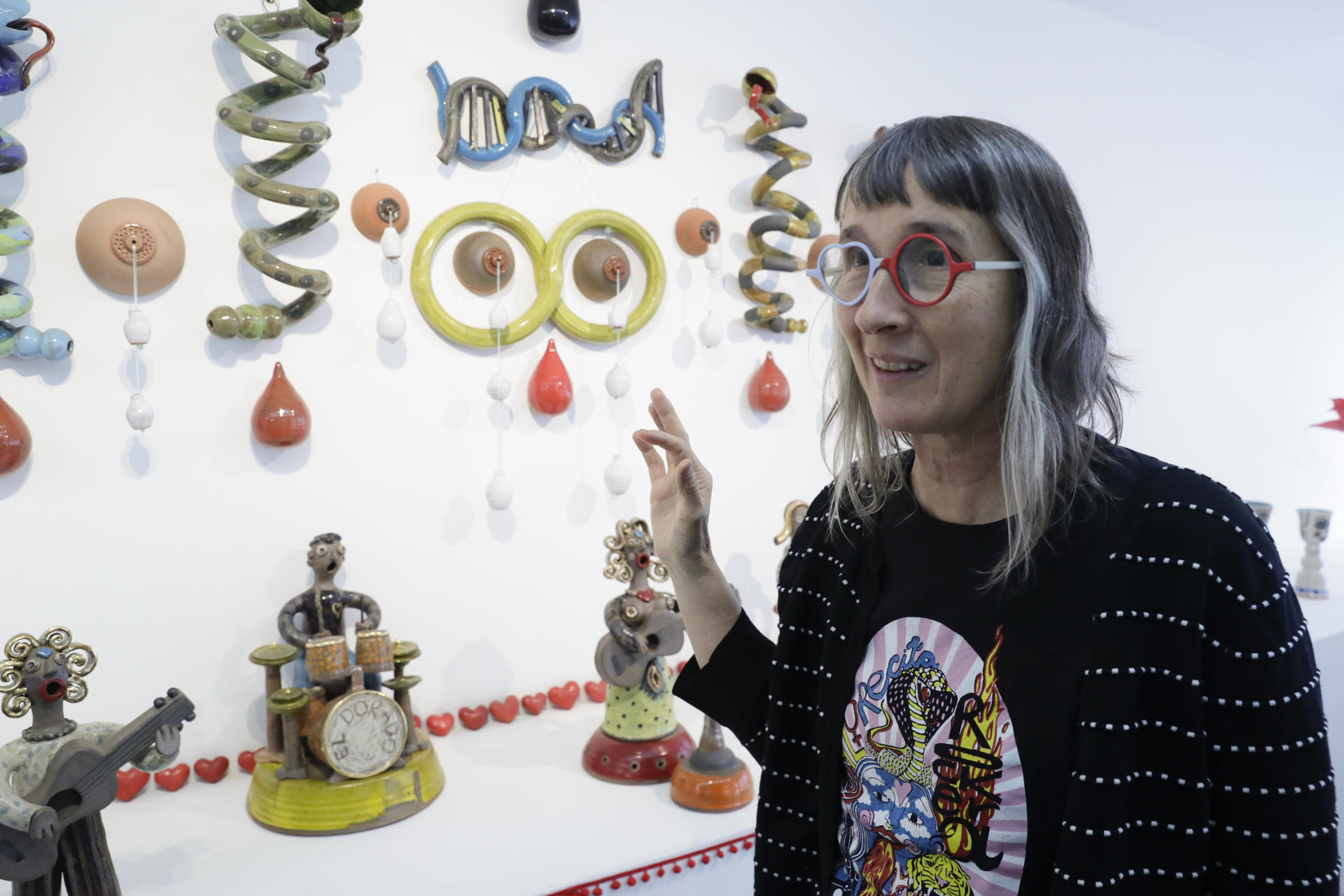 Andrea Echeverri, de Aterciopelados, presentó su exposición de cerámica en Bogotá