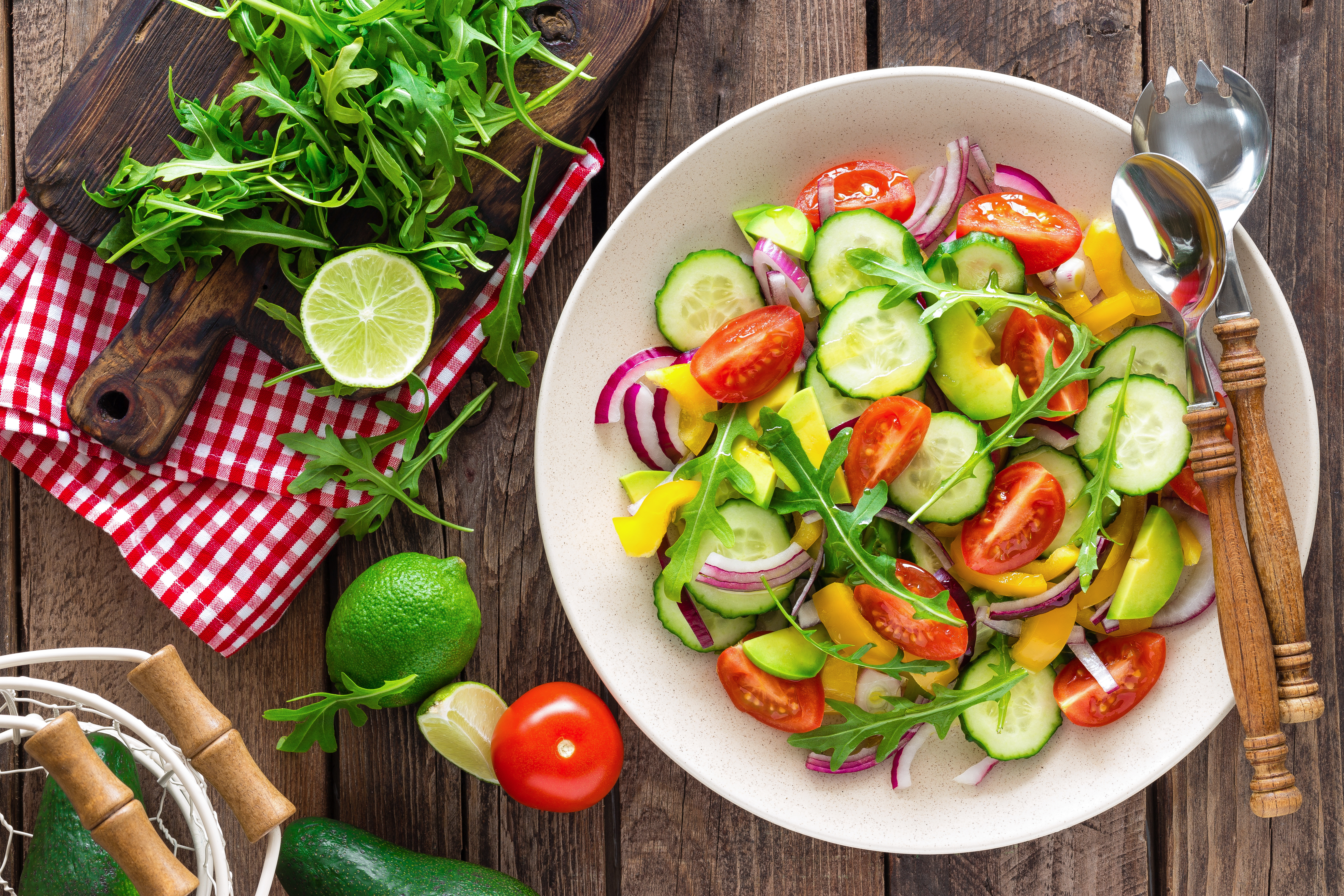 Ensalada de mango, aguacate y tomate: una opción fresca y deliciosa