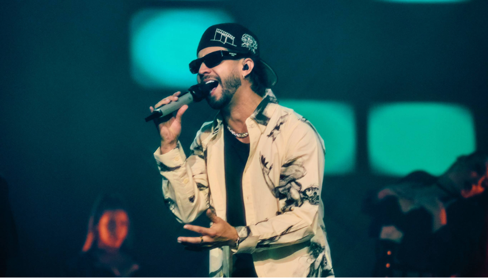 Fuego, nostalgia y perreo: así fue el show de Mora en el Movistar Arena de Bogotá