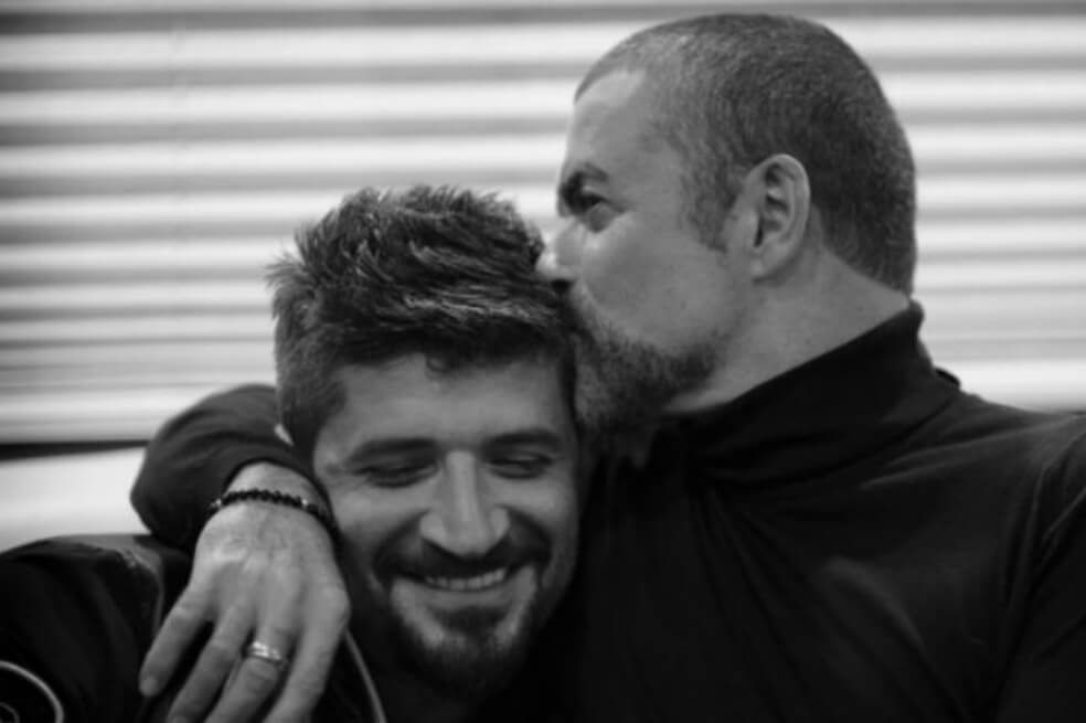 Expareja de George Michael fue arrestado por daños en la mansión del cantante