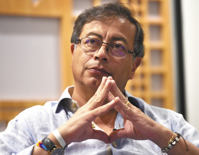 ¿Gustavo Petro entra a gobernar con aplanadora?