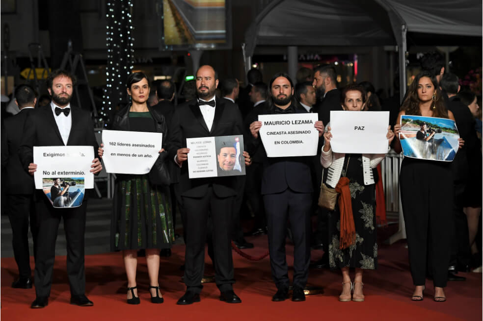 Protesta en la alfombra roja de Cannes por asesinato de Mauricio Lezama