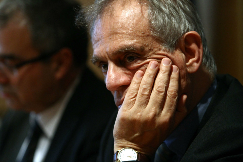 La primera renuncia en Chipre ante la crisis