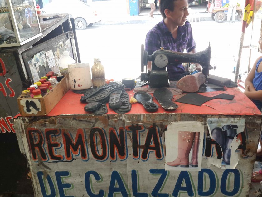 Cuando escasea el amor por los zapatos viejos