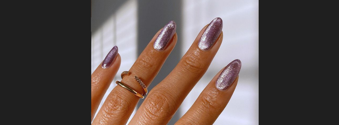 Las uñas terciopelo son ideales para eventos formales y sofisticados