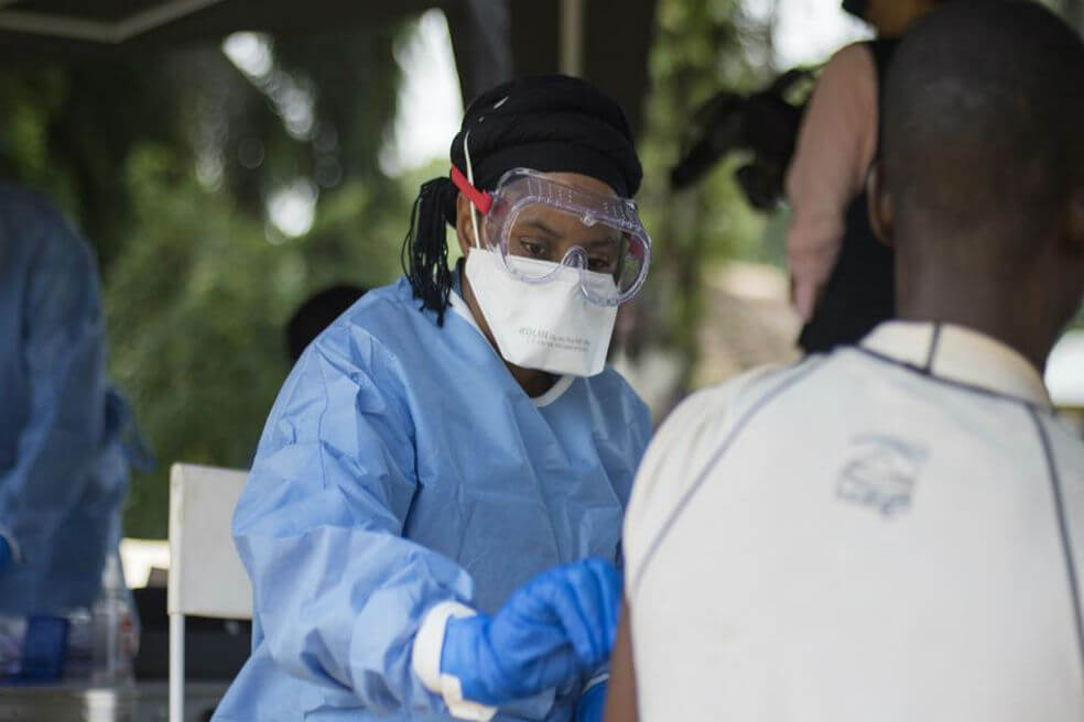 Llaman a mantener la vigilancia del ébola, a pesar de los avances en la vacuna