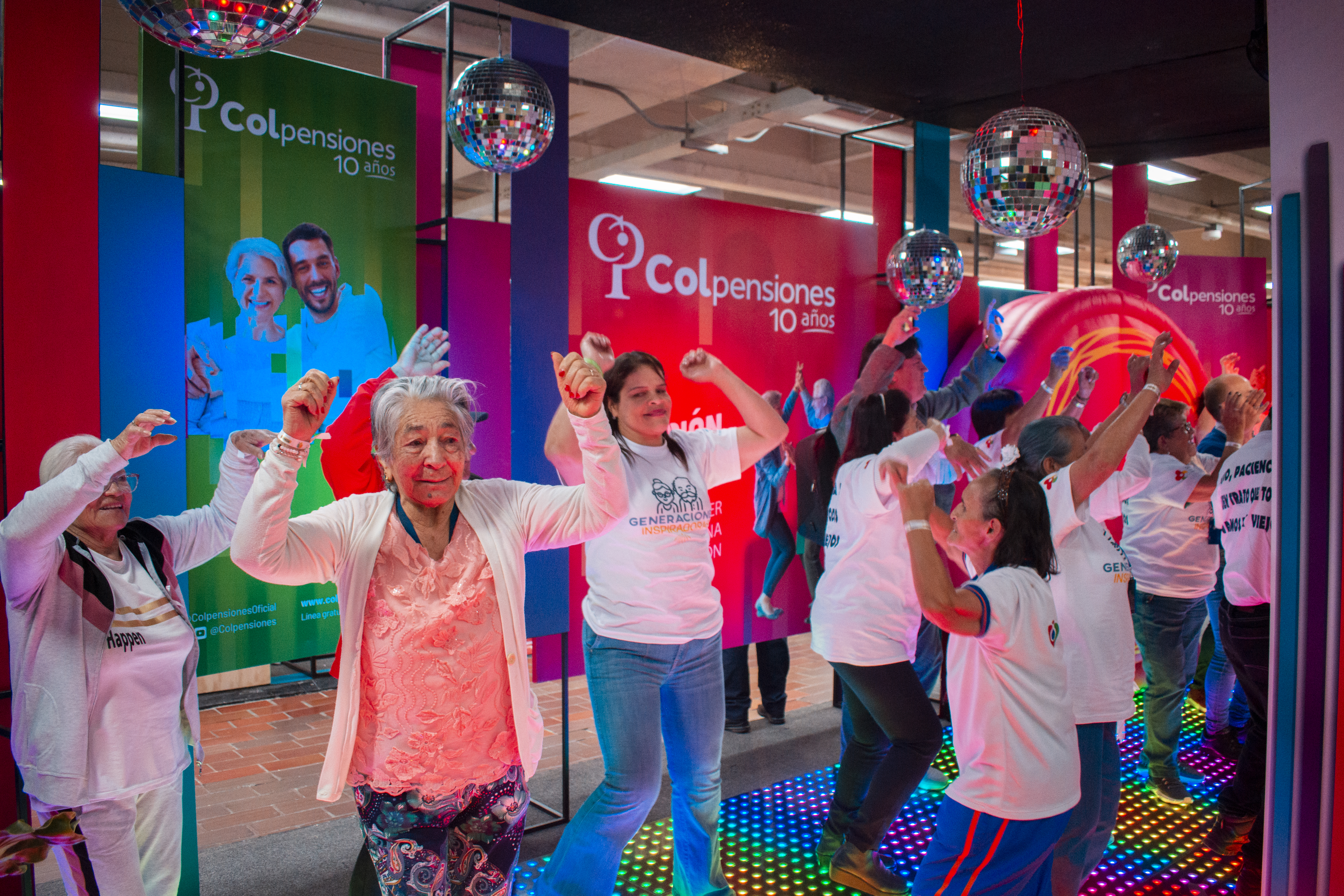 Las personas mayores de 57 años podrán entrar de forma gratuita y los afiliados de Colpensiones, pueden ingresar 2x1 presentando su certificado de afiliación.