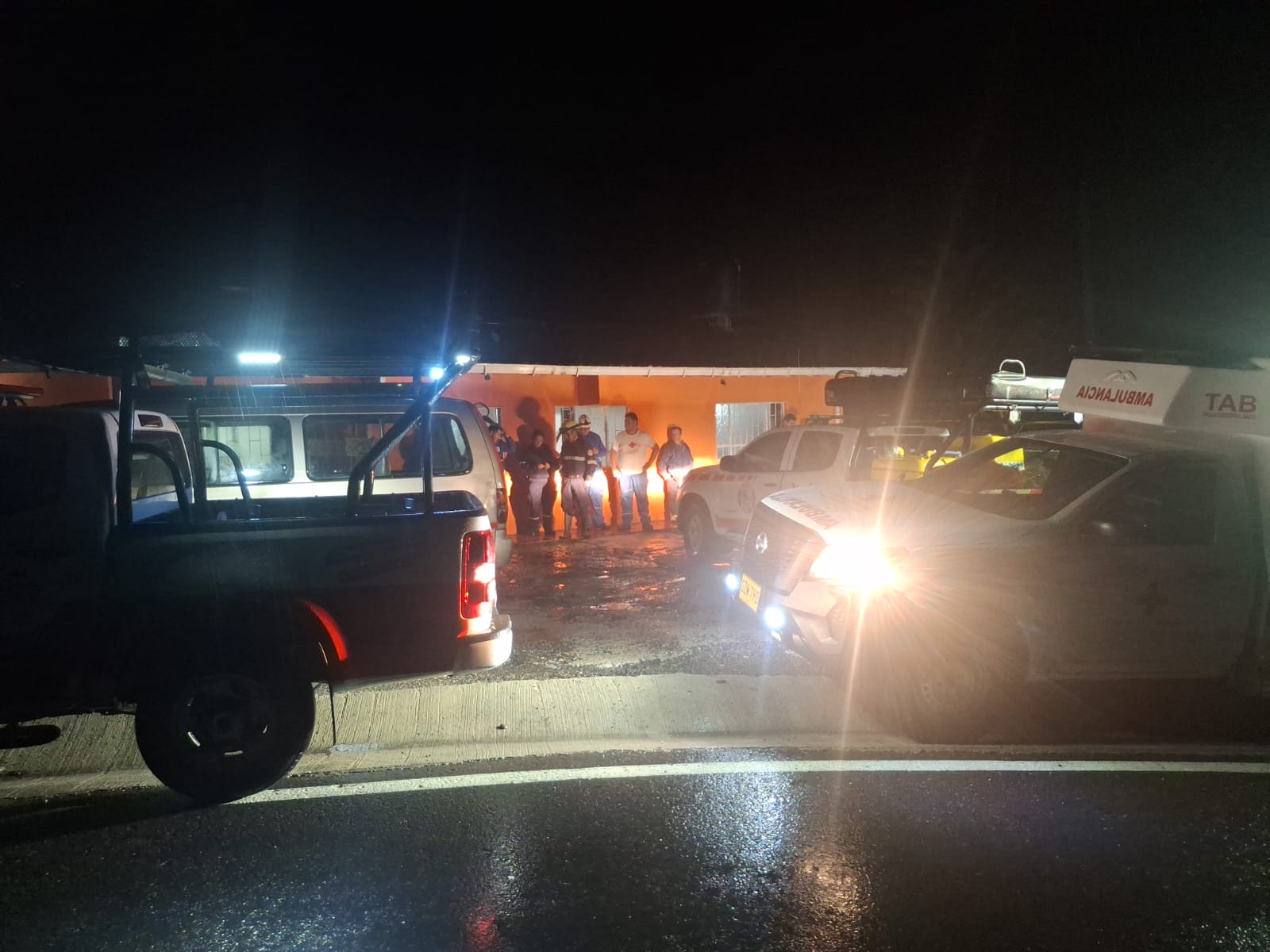 Durante la creciente súbita en Pacho dos personas quedaron atrapadas.