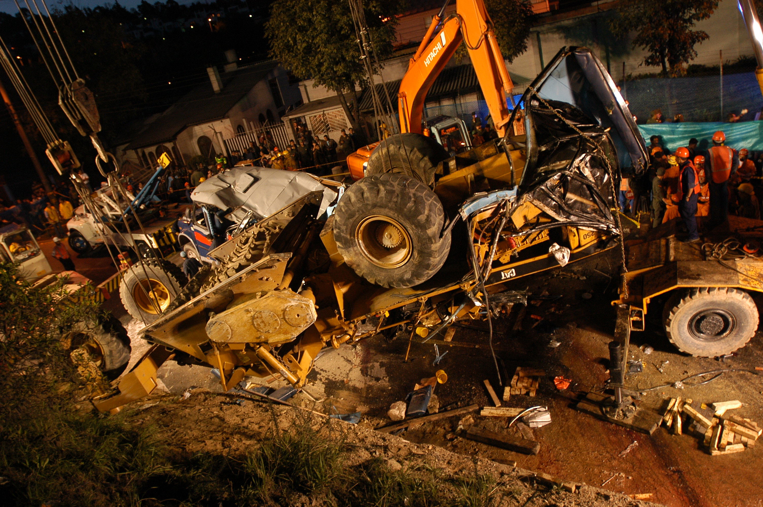 El informe pericial, de casi 500 páginas, que, en 2004, entregó a la justicia un experto que, por petición de la Fiscalía, revisó la máquina Caterpillar, modelo RR-250, serie 6 ED 00244, que ocasionó el accidente.