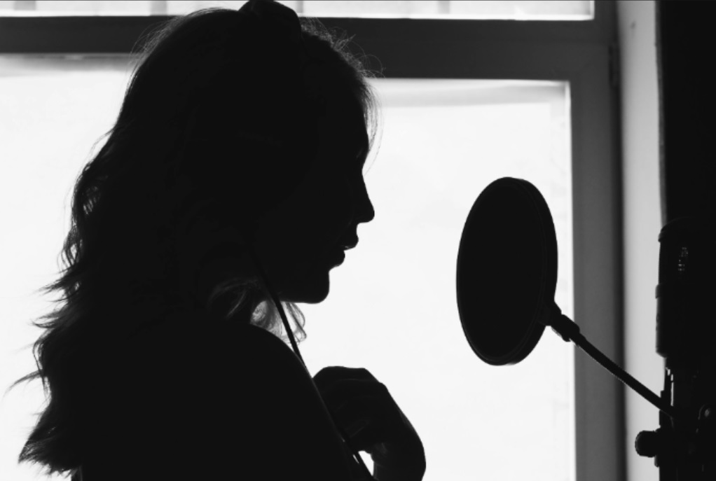 La reconocida cantante reveló que adoptó un estilo de vida nómada luego de abandonar la casa de sus padres.