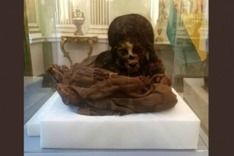 Después de un siglo, EE. UU. devuelve a Bolivia una preciada momia Inca