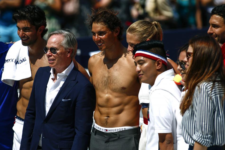 Rafa Nadal calienta al centro de Nueva York con un «strip-tenis»